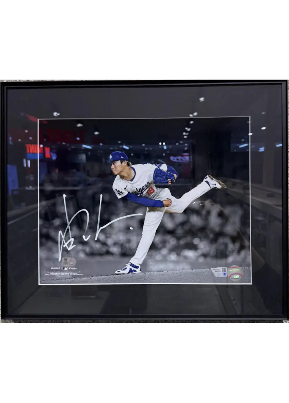 山本由伸 直筆サイン入りフォト 11×14 【Fanatics社証明付き】 Yoshinobu Yamamoto Los Angeles Dodgers